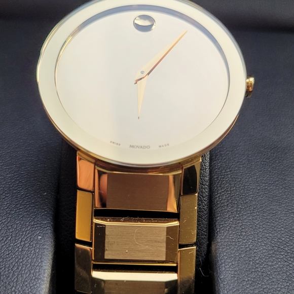 Movado Watch Gold Mirror Dial. $2195 RETAIL - Picture 10 of 16